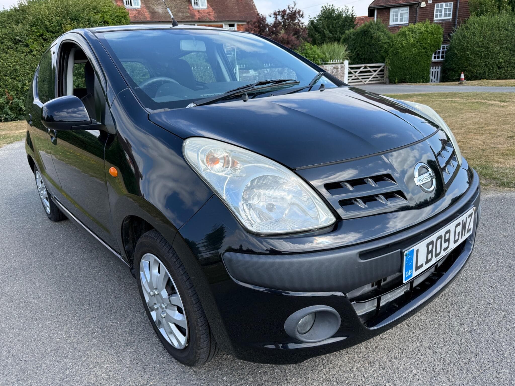 Nissan Pixo